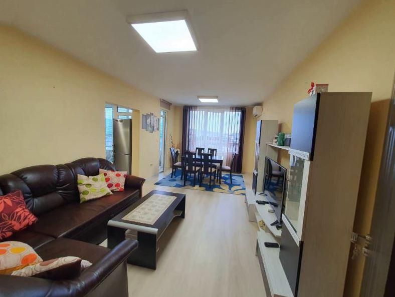 Дава се под наем Тристаен апартамент в Варна, Лятно кино Тракия - 117 кв.м за 900 € - Снимка #2