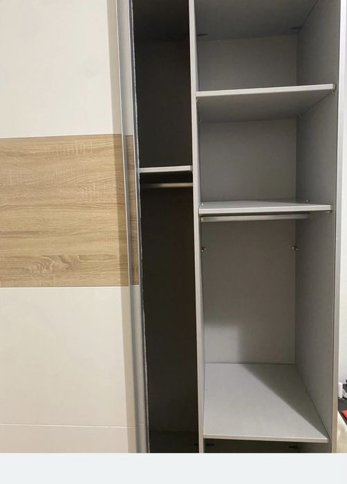 Dulap cu usi glisante