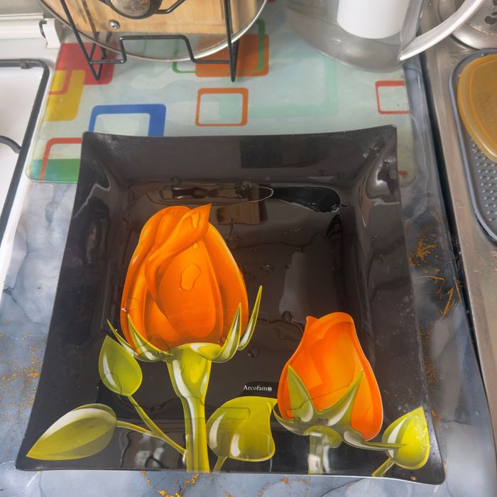 Продается набор 6 тарелок + блюдо