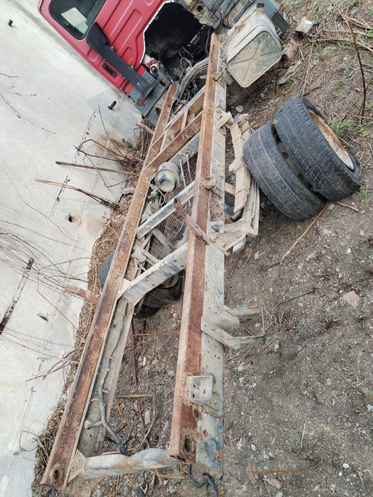 Vând de piese Nissan Atleon de piese