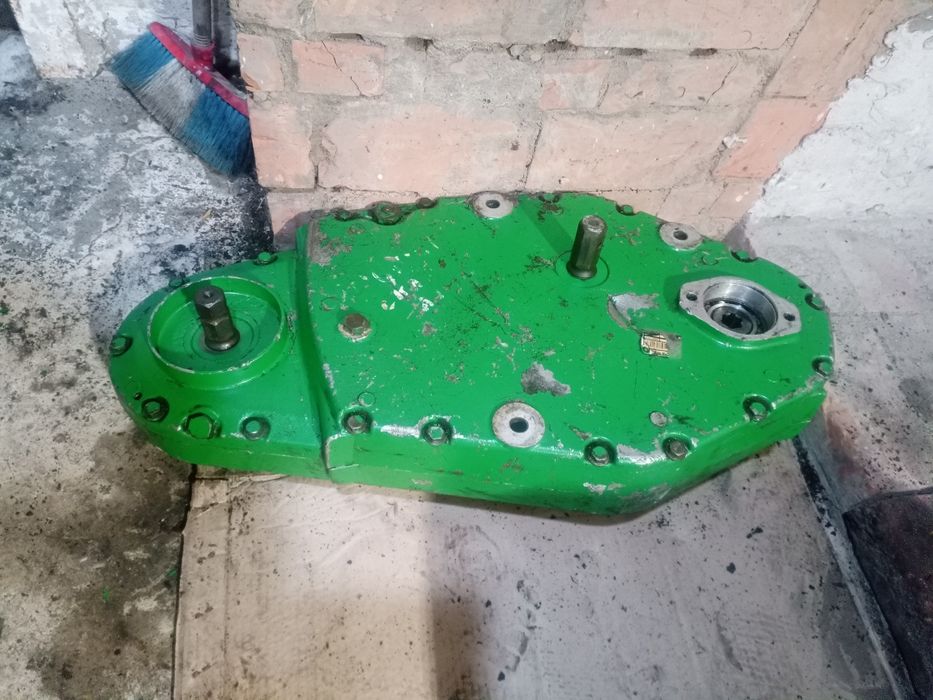 Продам редуктор жатки john deere