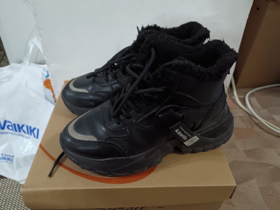 Зимние кроссовки