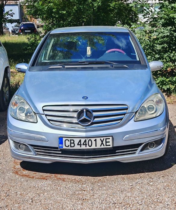 Mercedes- Benz B 180