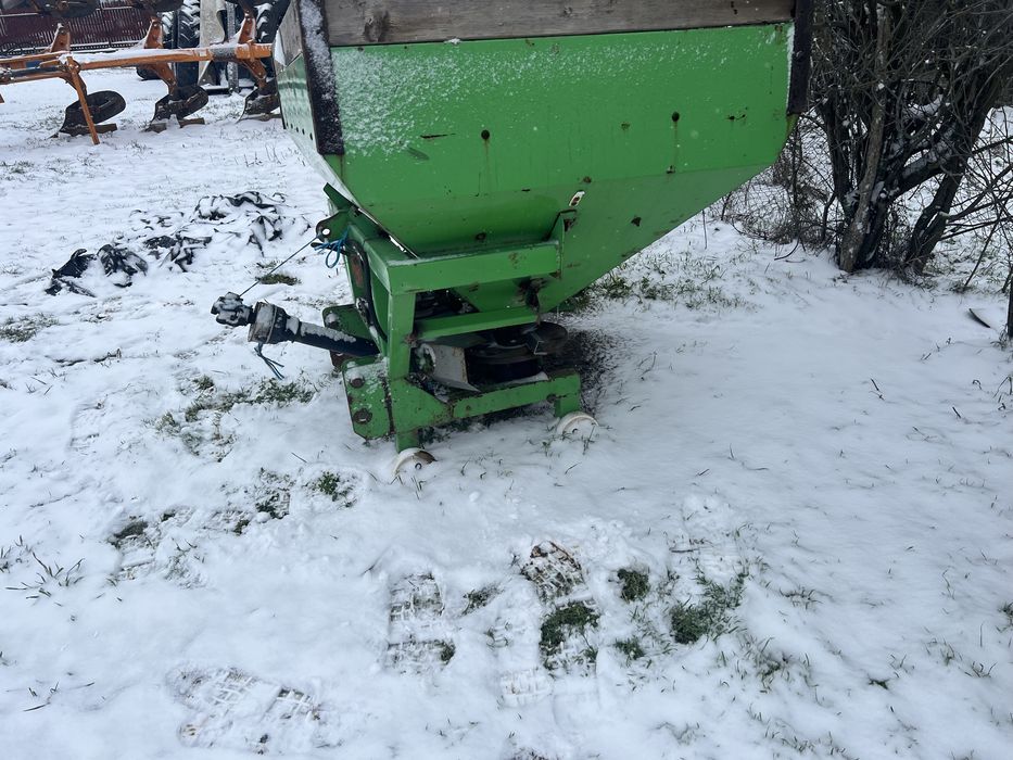 Vand mig ingrasaminte semanatoare spc 6 si prasitoare porumbi