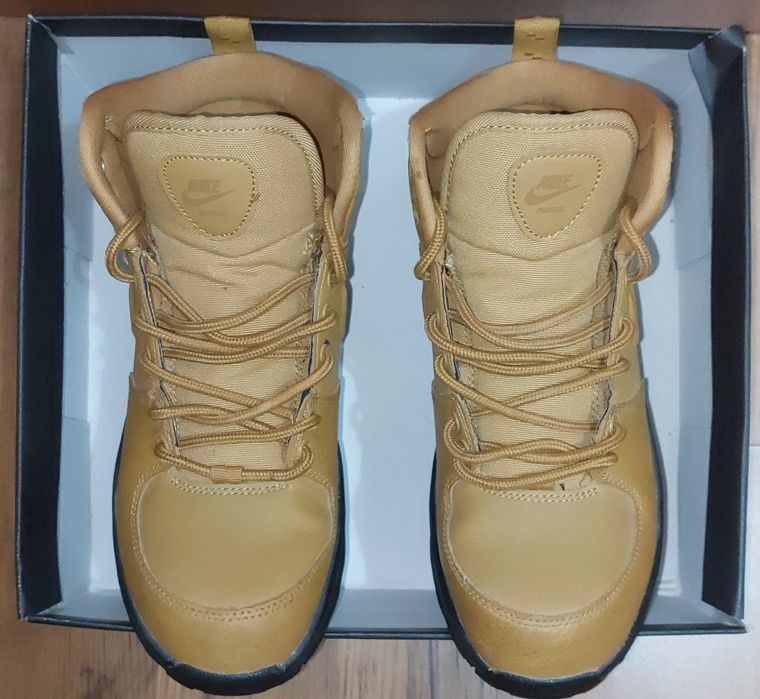 Vand ghete Nike Manoa