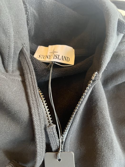 Горнище Stone Island чисто ново!