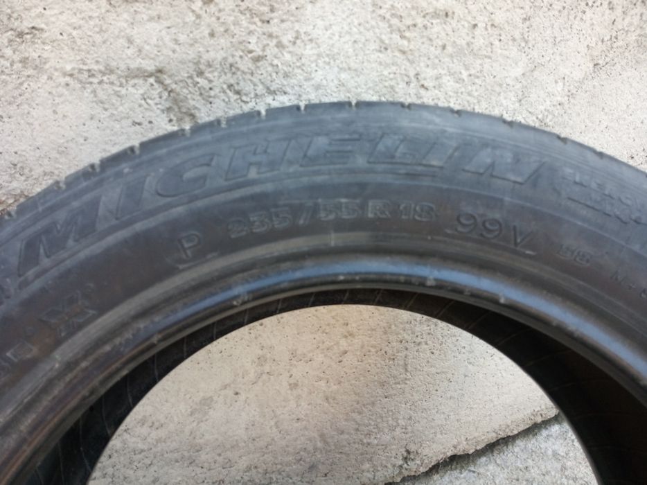 Две шины michelin r18