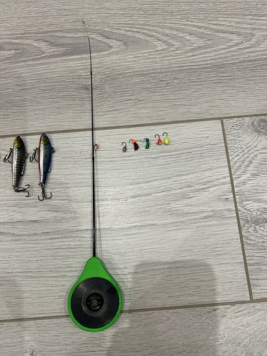 Продам комплект для зимней рыбалки