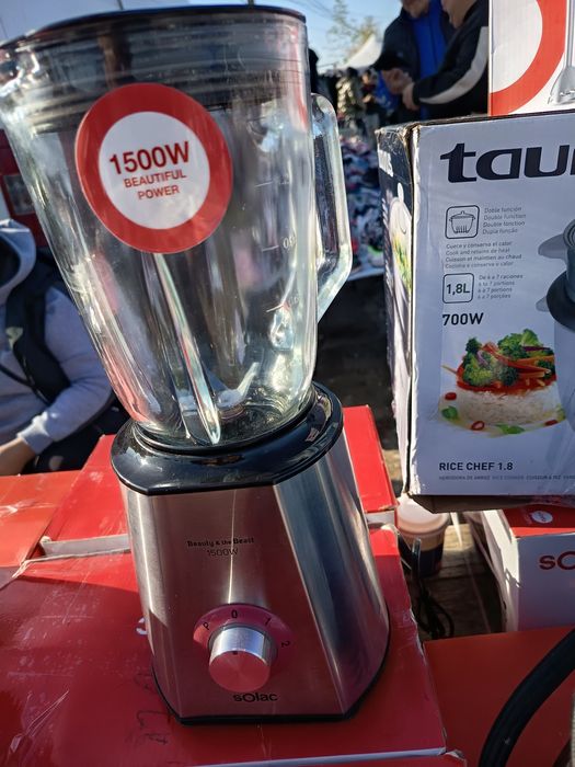 Vând blender solac