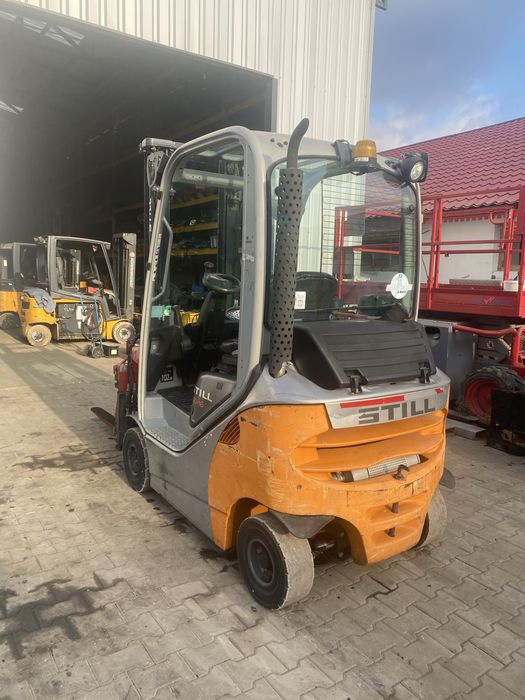 De inchiriat stivuitor