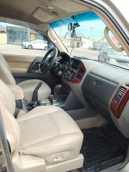 Продам Mitsubishi Pajero,