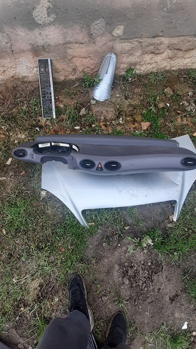 Vând elemente caroserie mercedes a class 1,7 crdi