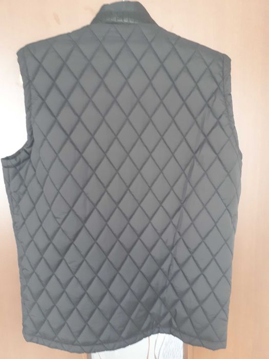 Продам безрукавку мужскую