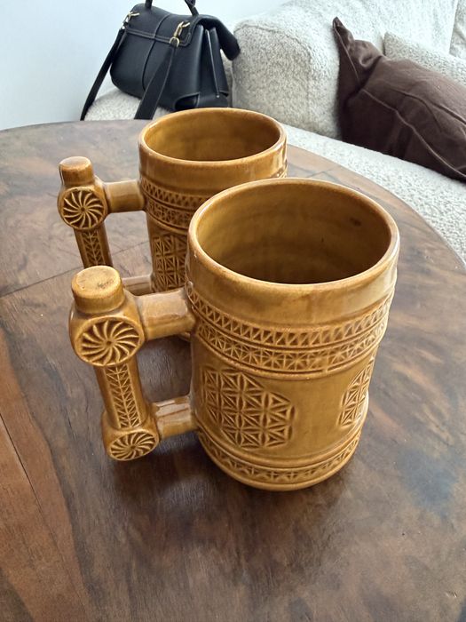 Cani ceramice sculptate