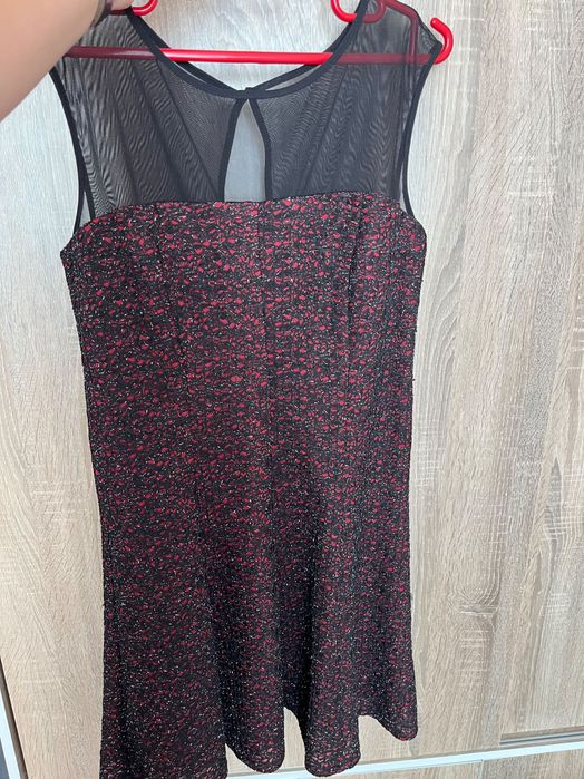 Дамска черно-червена рокля