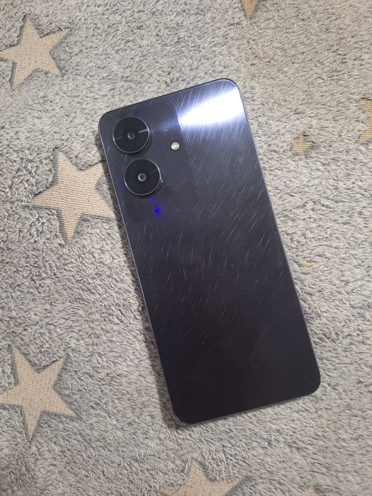 Продам телефон почти новый