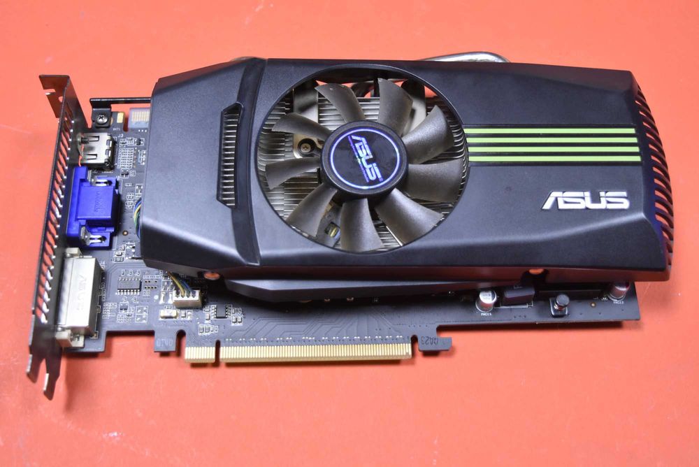 Видео карта Asus GTS 450 1 GB HDMI DVI VGA - работи перфектно