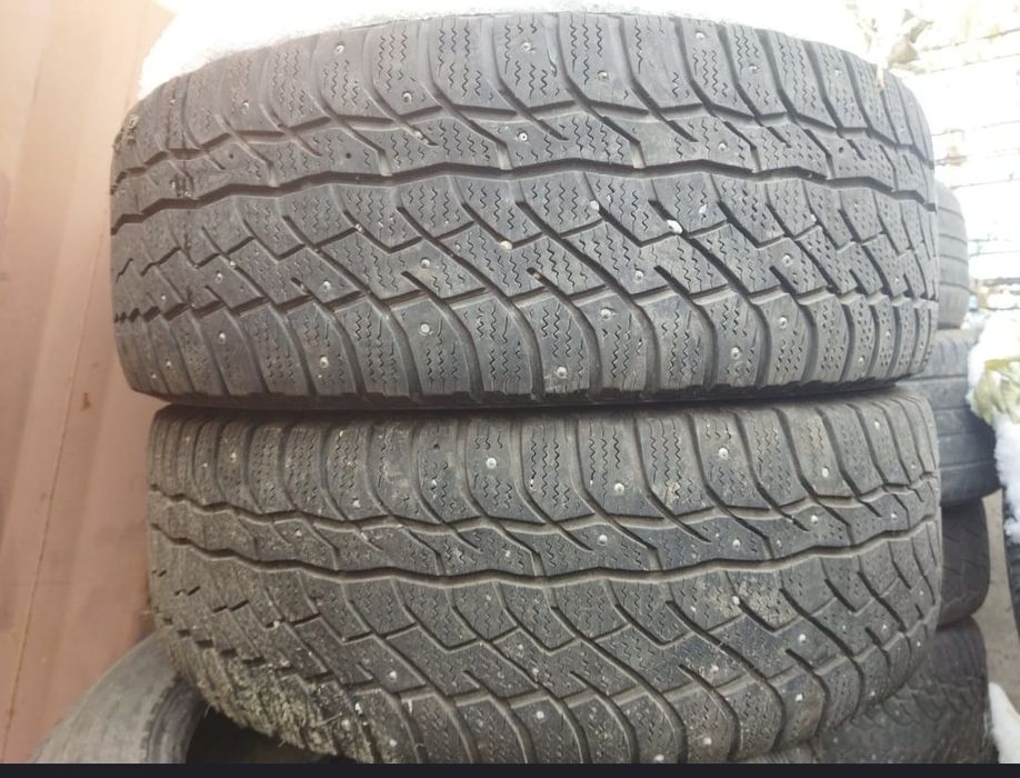 Продам пару зимних шин