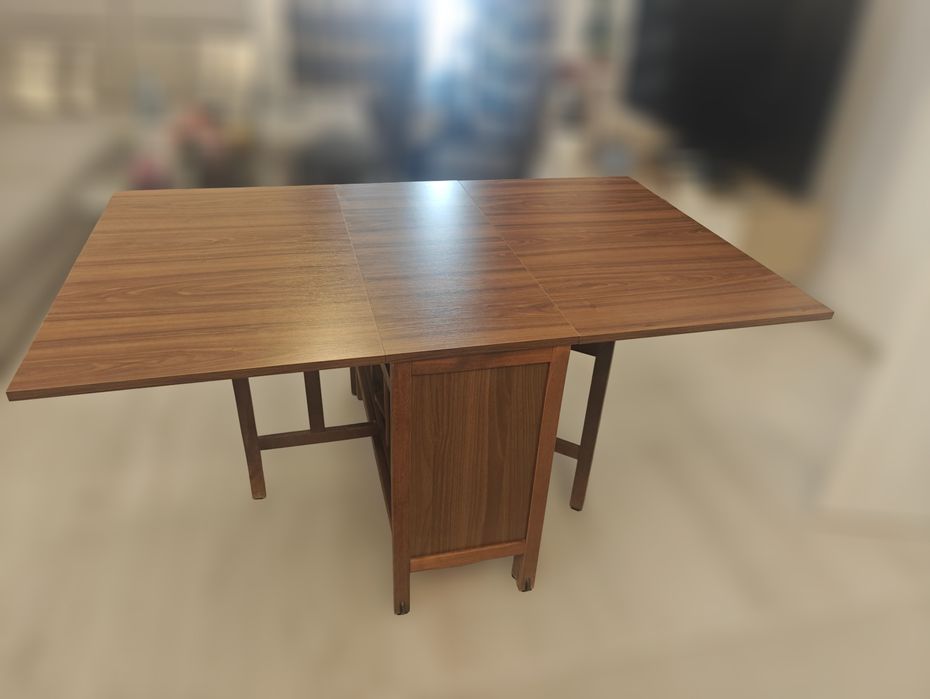 Set Masă Pliabilă (tip consolă) + 4 Scaune incluse – Ideală spații mici