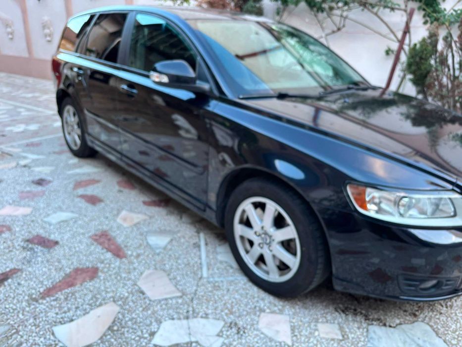 VOLVO V50 2010 — imagine 2