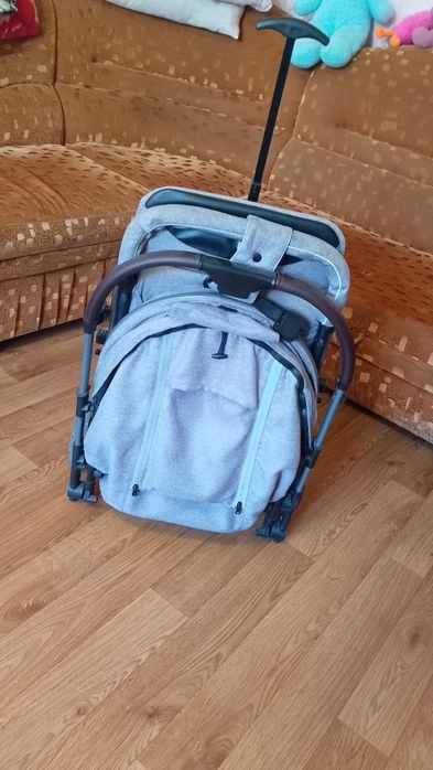 Продам летнюю коляску