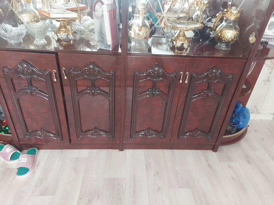 Продам стенку с комодом в отличном состоянии