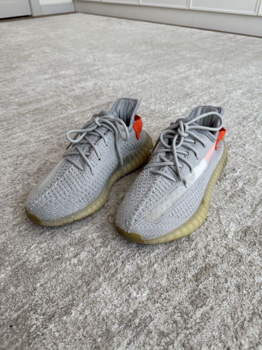 adidas Yeezy Boost 350 V2 Tail Light. 36-37 размер