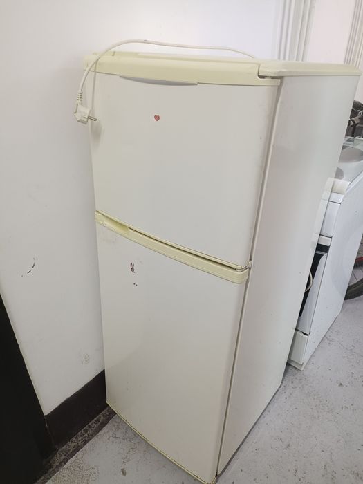 Продам холодильник и плиту