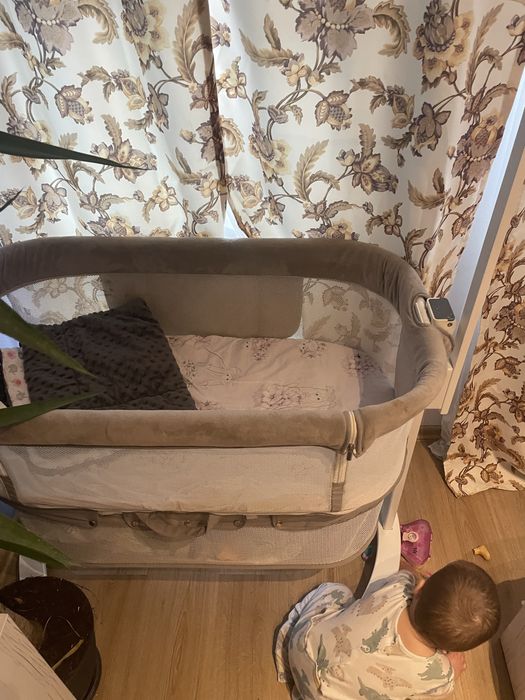 Patut co-sleeper atasabil la pat