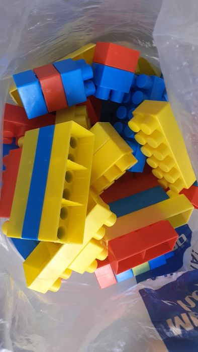 Лот конструктор и плюшени играчки