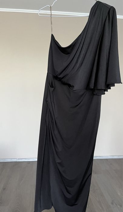Vand rochie neagra, marimea 40