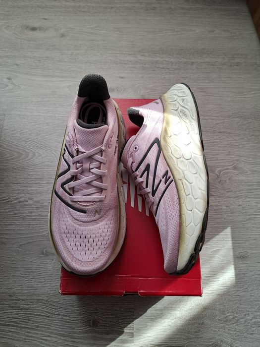 Adidasi New Balance fres foam 40.5