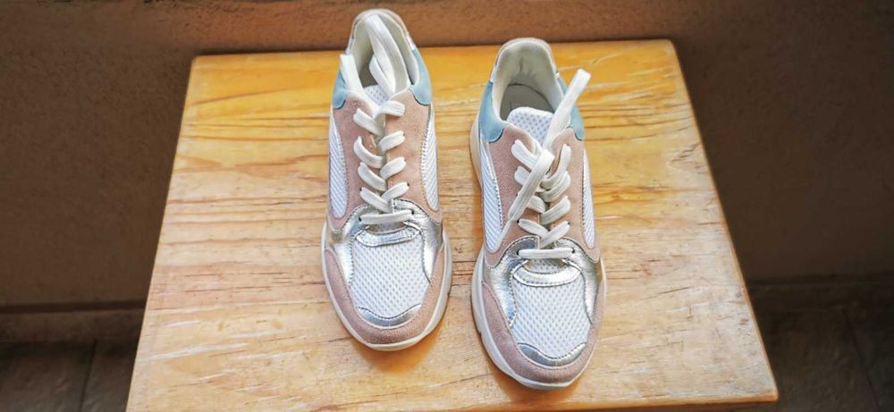 Оригинални маркови дамски сникърси LA FILLE DES FLEURS - 37 номер