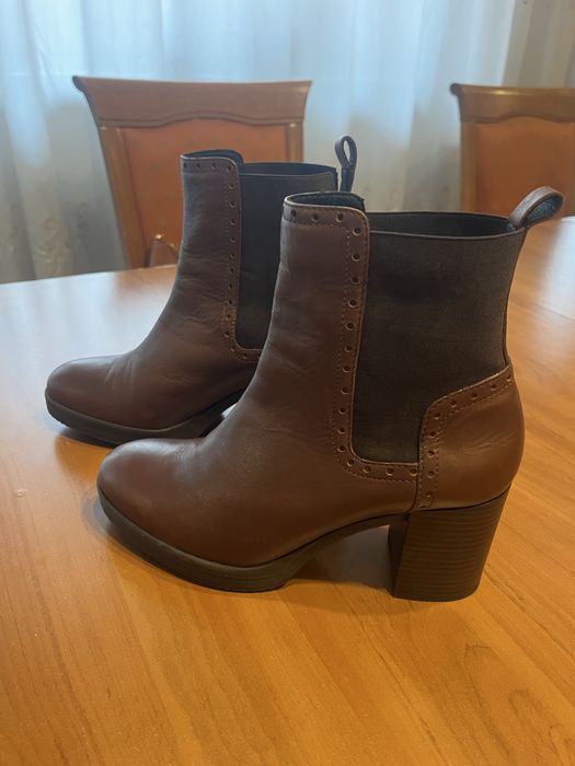 Дамски кафяви боти