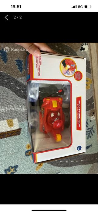 Продам игрушку(Машина на пульт управления)