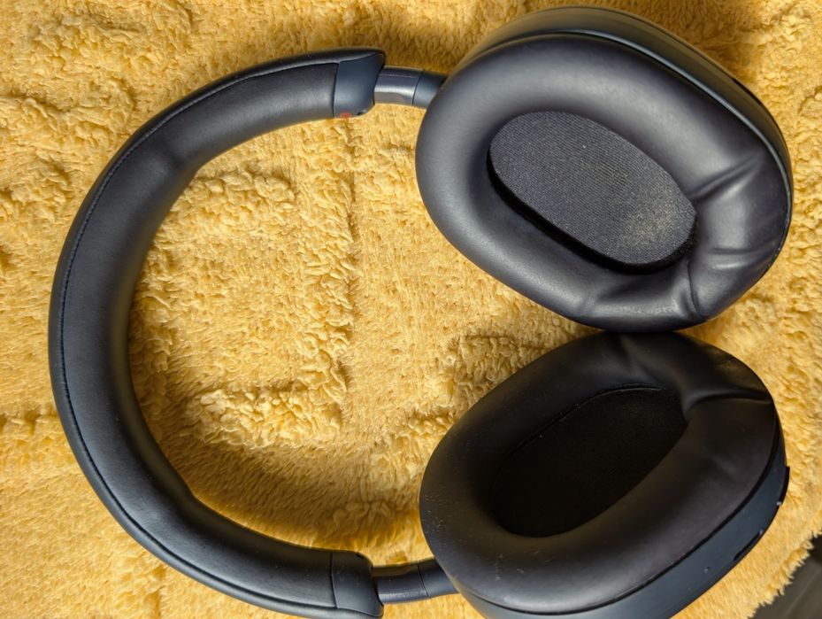 Слушалки Sony WH-1000XM5, много запазени