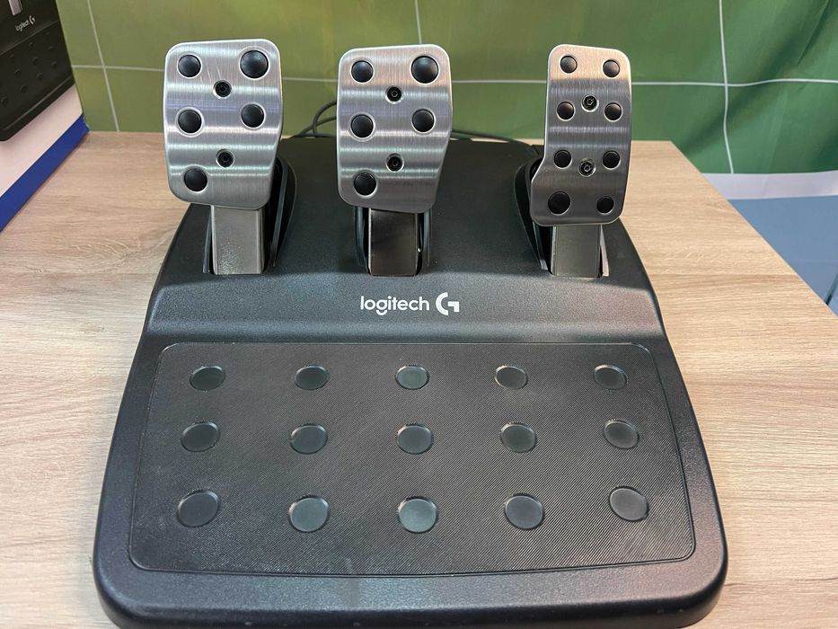 Пълен комплект волан Logitech G29 с педали и скоростен лост (още в гаранция) - Magic Games