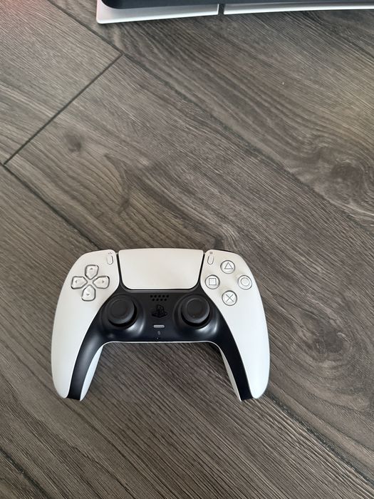 Play Station 5 825 GB