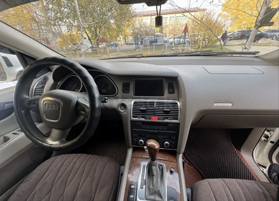 Ауди Q7 год 2006