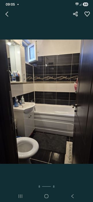 Proprietar vând Apartament 3 camere etaj 3 se vinde complect mobilat !