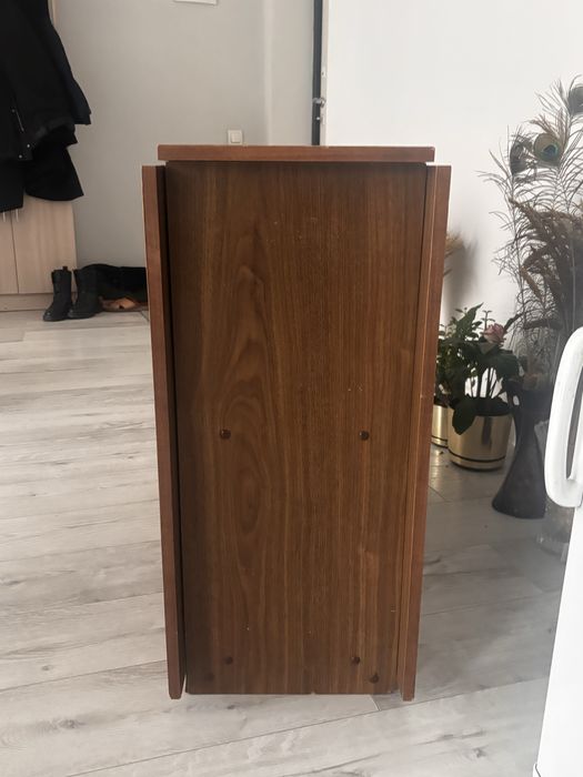 Стол книжка / Кітапша үстел