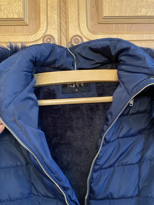 Geacă de iarnă damă bleumarin, cu blana si cordon în talie, noua