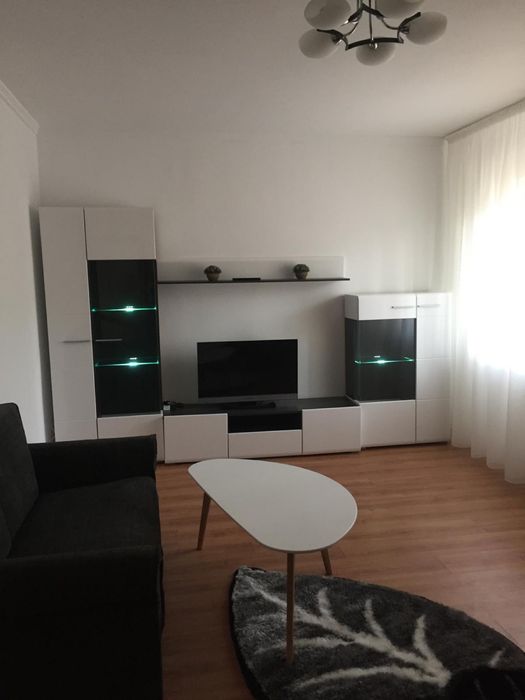 Inchiriez apartamant doua camere zona buzaului!!!