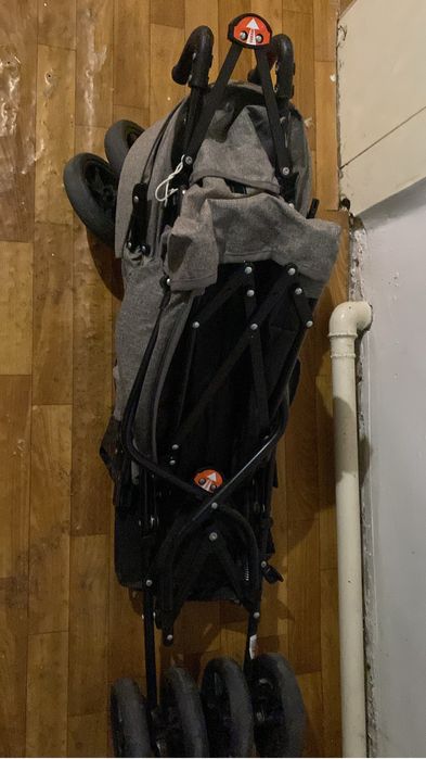 Продам детскии коляска