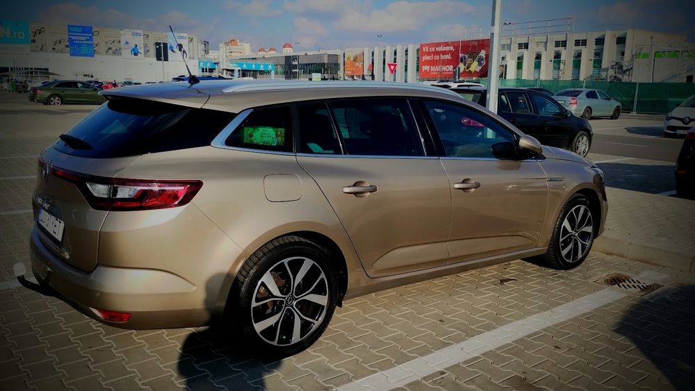 Renault megane IV Bose/ 1.3 tce/ Distronic/ Full led