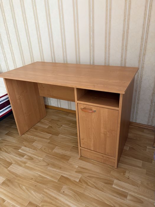 Стол письменный