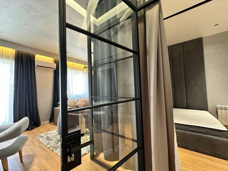 Жк Gardens! Стильная 2х комнатная квартира! Новый авторский ремонт!