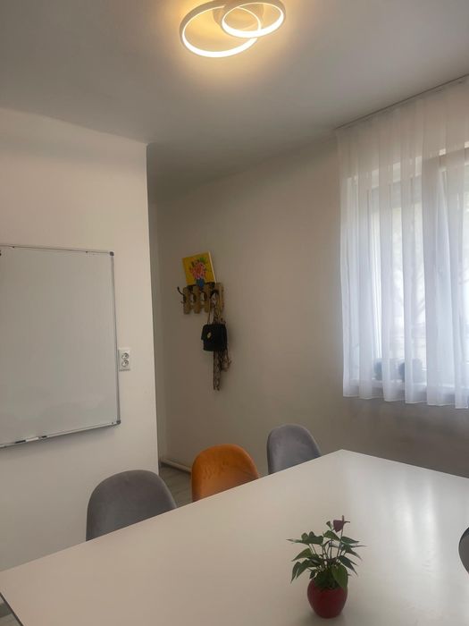 Garsonieră de vânzare-ideală pentru locuință sau birou