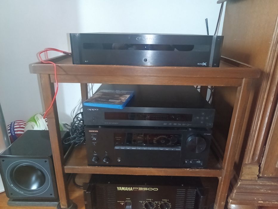 Vând 2x Amplificator Monoblock Emotiva BasX A1, pereche completă. Pret per pereche.