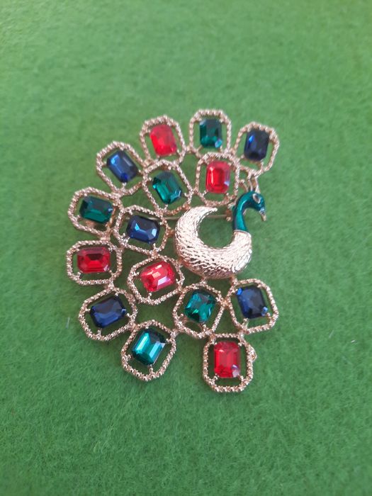 Brosa aurie mare "Paun"